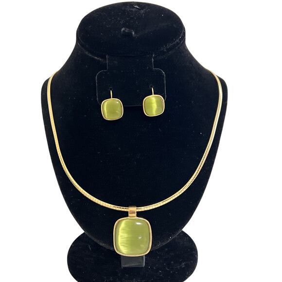 Vtg Signed Roman Green Pendant & Earrings & Gold Tone Necklace Cat’s Eye - Picture 1 of 10